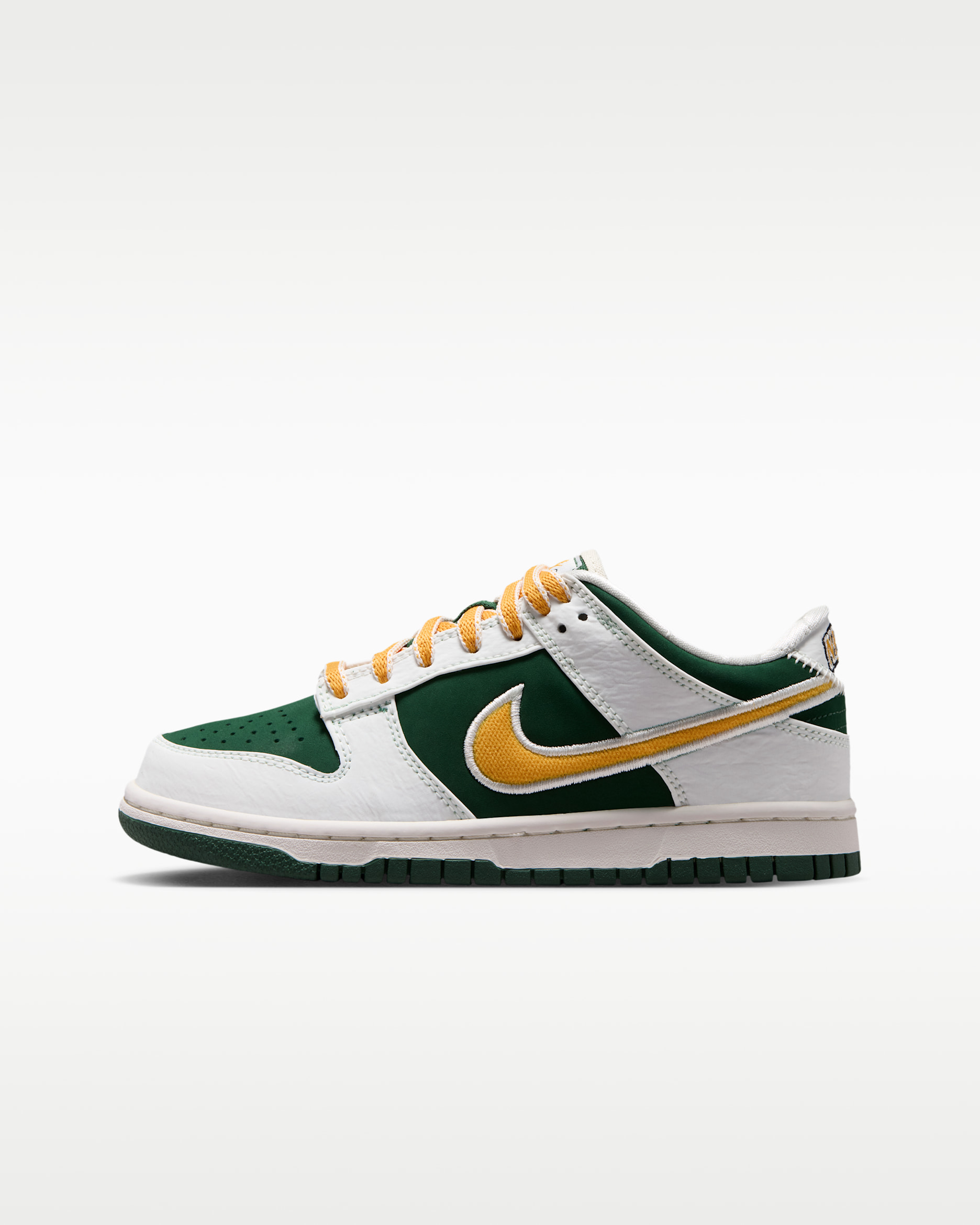 新品未使用 NIKE ナイキ ダンク ロー パンダ ジュニアシューズ25cm NIKE公式】ナイキ ダンク LOW LV8 ジュニアシューズ.オンラインストア